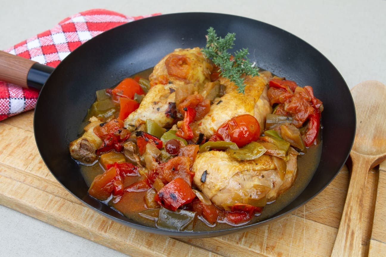 poulet-basquaise Le poulet basquaise, plat réconfortant et typique du Pays Basque