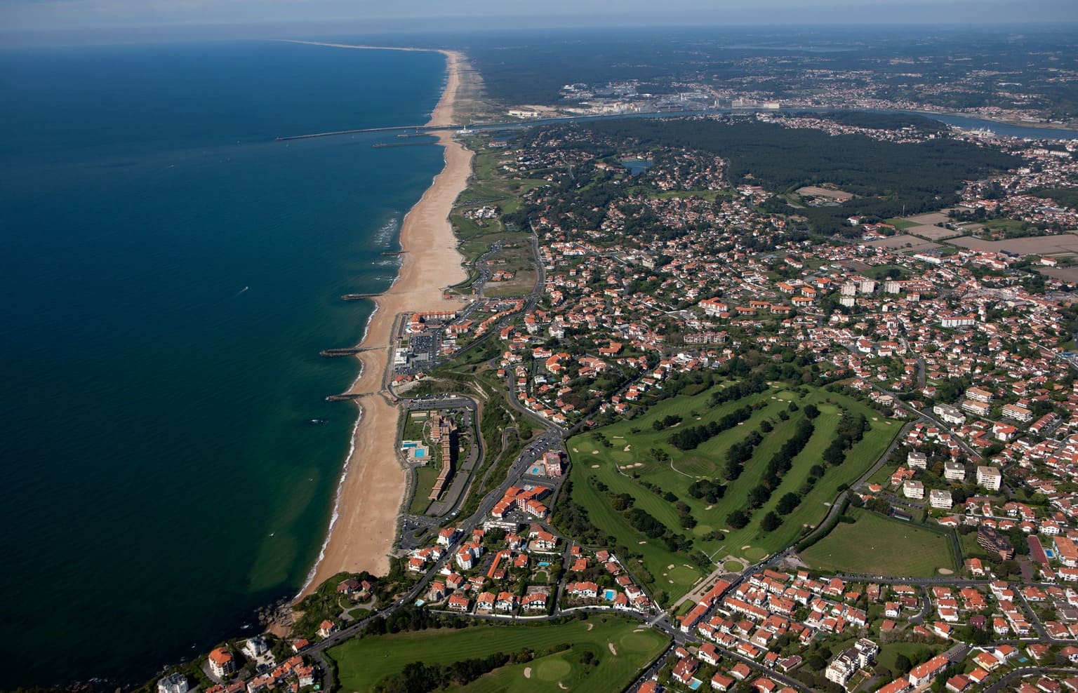 ville-anglet Vue aérienne d'Anglet et de sa côte maritime